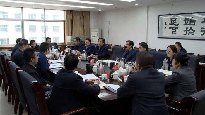 许树德主持召开十六届县委第五次常委会会议